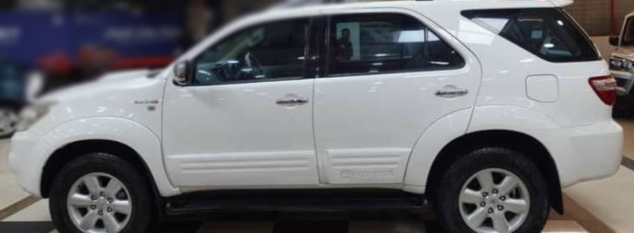 Toyota Fortuner(2009-2012) 3.0 Mt